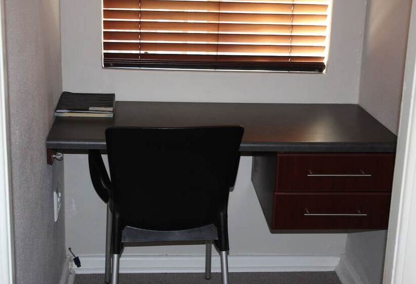 בית מלון כפרי 10 On Cape Self Catering Apartments