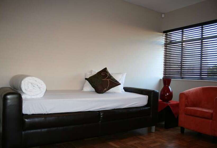 בית מלון כפרי 10 On Cape Self Catering Apartments