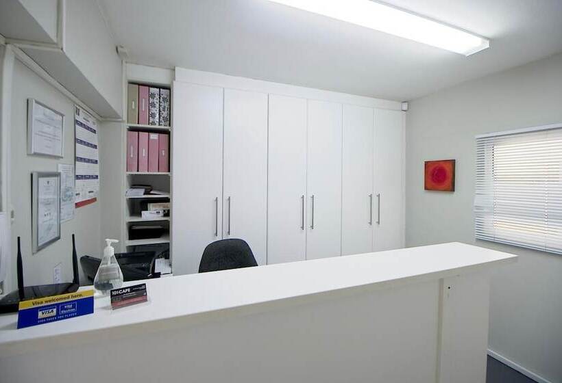 בית מלון כפרי 10 On Cape Self Catering Apartments