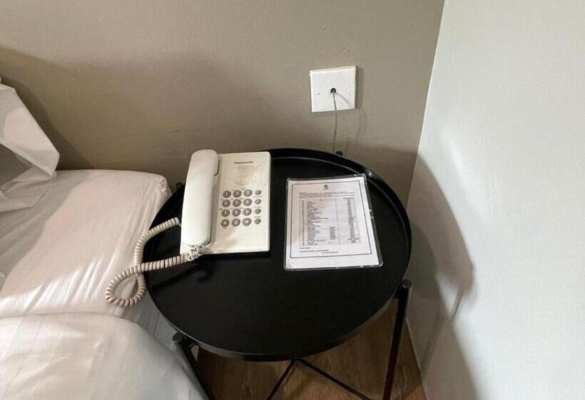 Chariton Hotel Butterworth