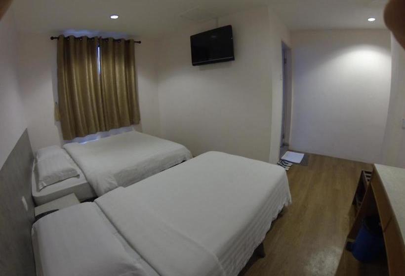 בית מלון כפרי Kinabalu