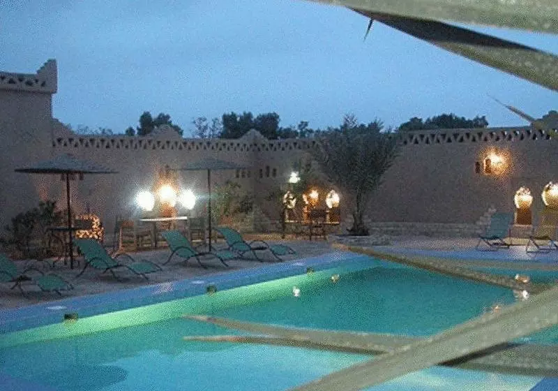 هتل Les Portes Du Desert