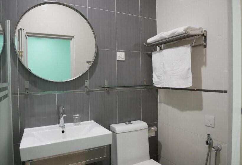 בית מלון כפרי Pantai Regal City