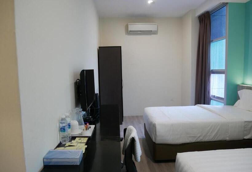 בית מלון כפרי Pantai Regal City