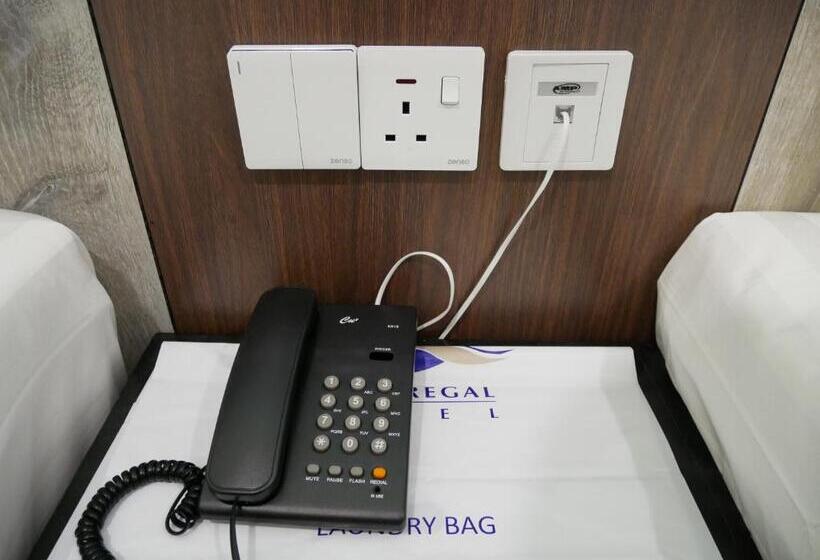 בית מלון כפרי Pantai Regal City