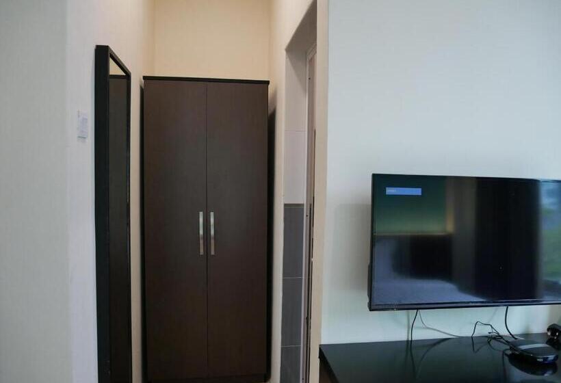 בית מלון כפרי Pantai Regal City