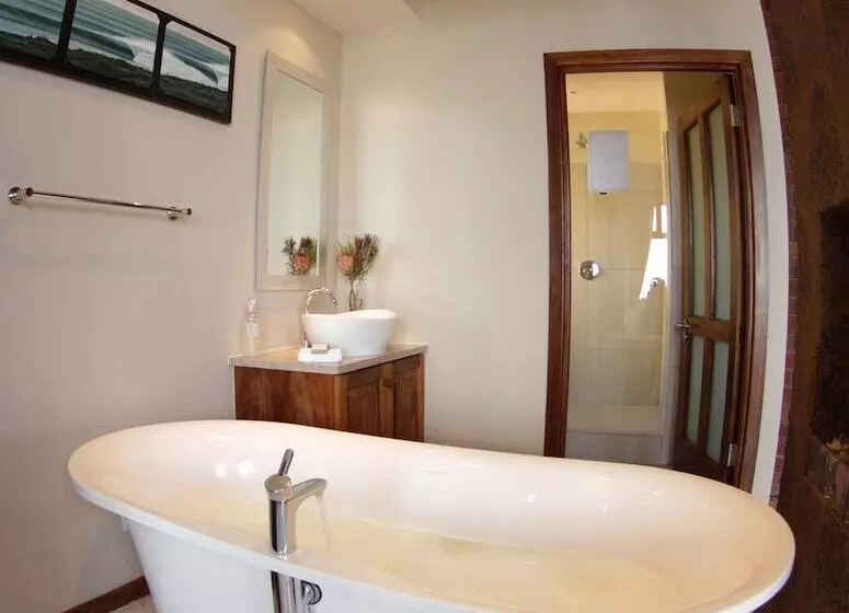 Hotelli Shaloha Guesthouse On Supertubes