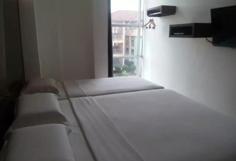 Motel Dream