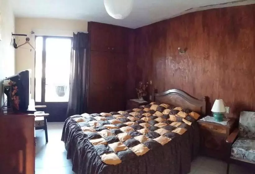 Retkeilymaja Hostal El Eden