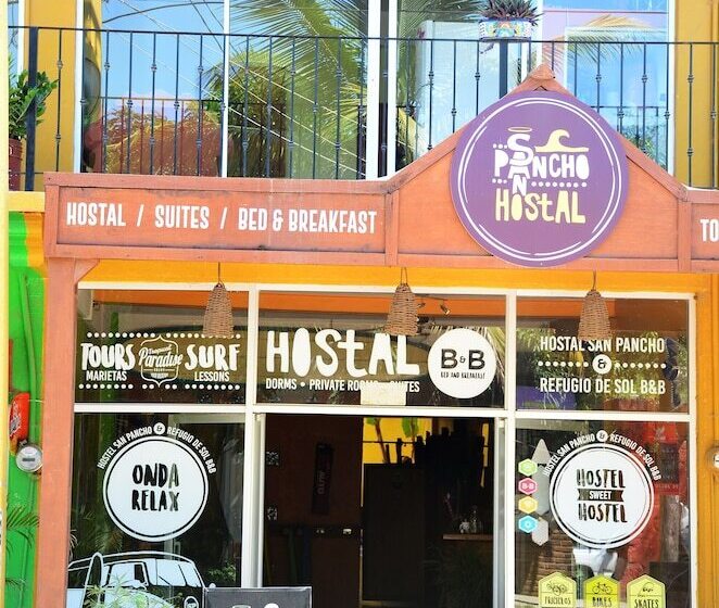 ユースホステル Hostal San Pancho