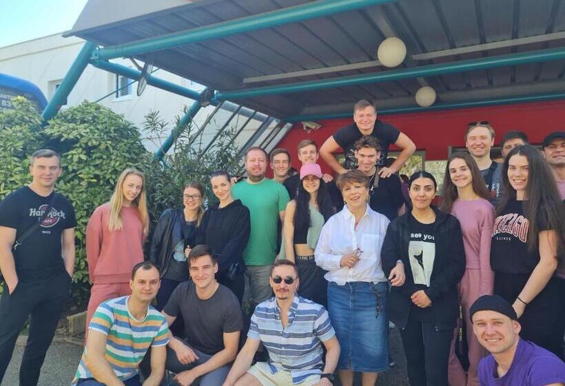 هتل F1 Lyon Saint Priest