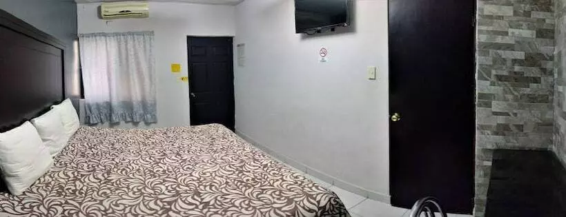 ホテル Laguna Inn
