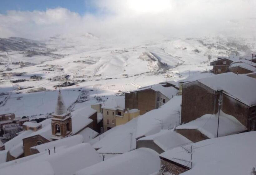 בית מלון כפרי Miramonti