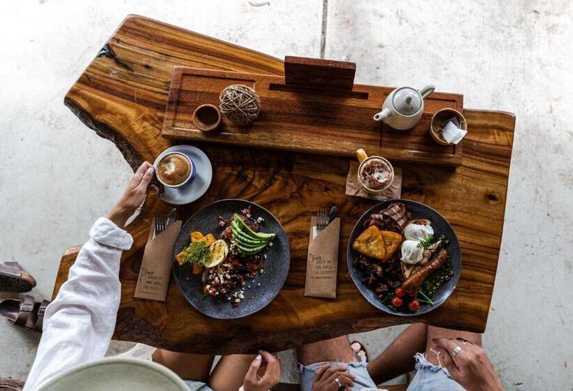 Отель The Bearded Dragon Boutique