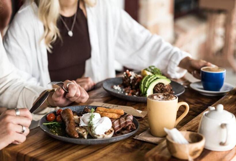 Отель The Bearded Dragon Boutique