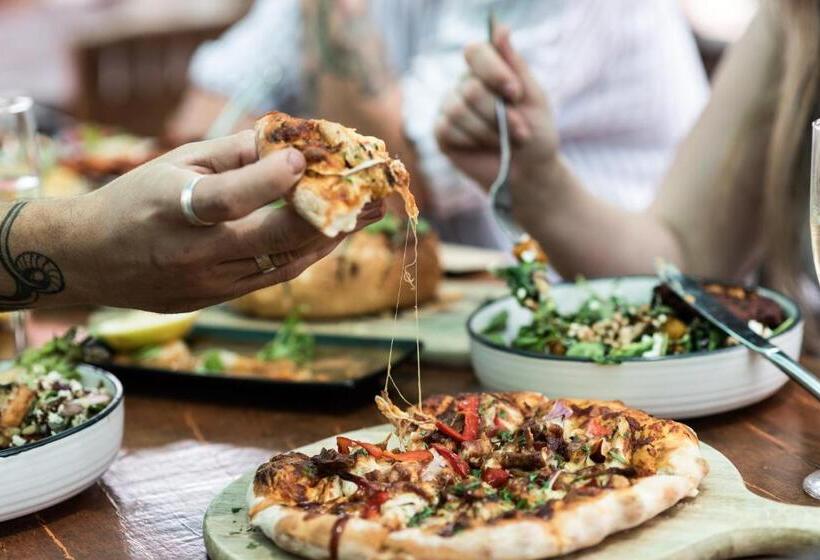 Отель The Bearded Dragon Boutique