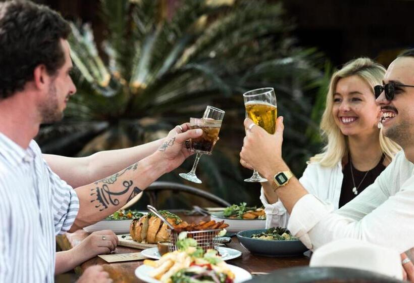 Отель The Bearded Dragon Boutique