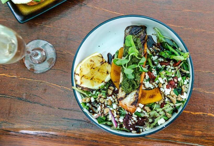 Отель The Bearded Dragon Boutique