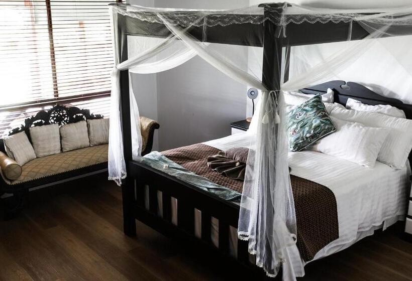 Отель The Bearded Dragon Boutique