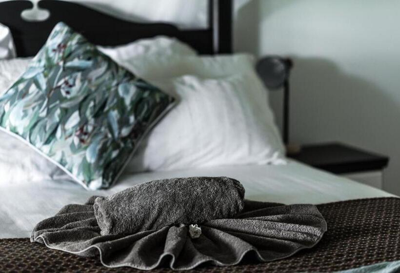 Отель The Bearded Dragon Boutique