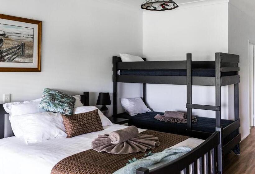 Отель The Bearded Dragon Boutique