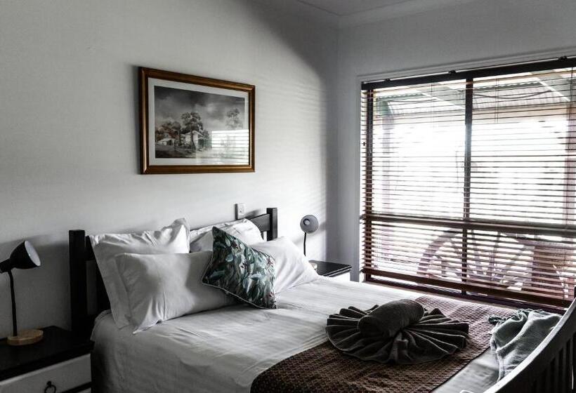 Отель The Bearded Dragon Boutique