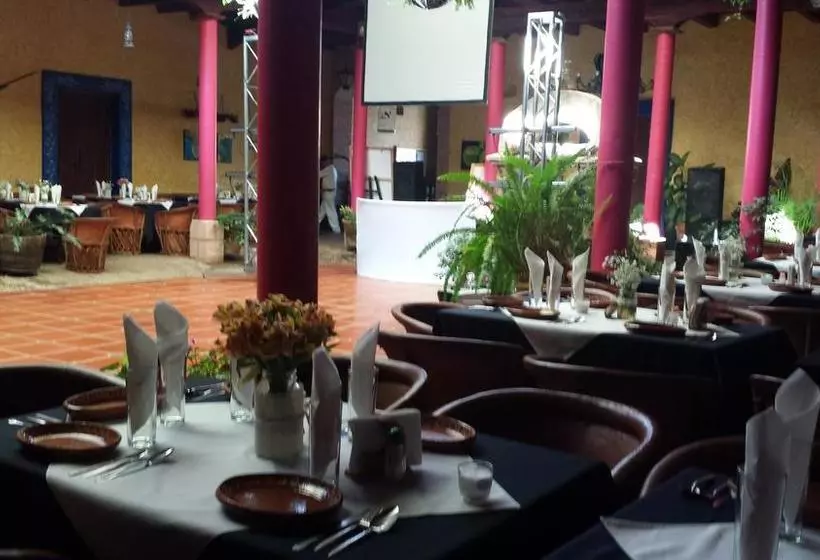 ホテル La Vieja Casona