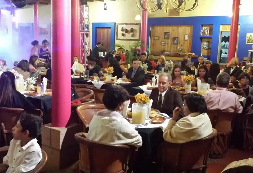 ホテル La Vieja Casona