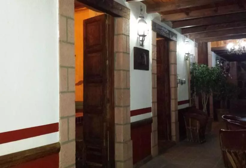 ホテル La Vieja Casona