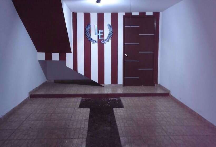 مُتل Autohotel La Escondida