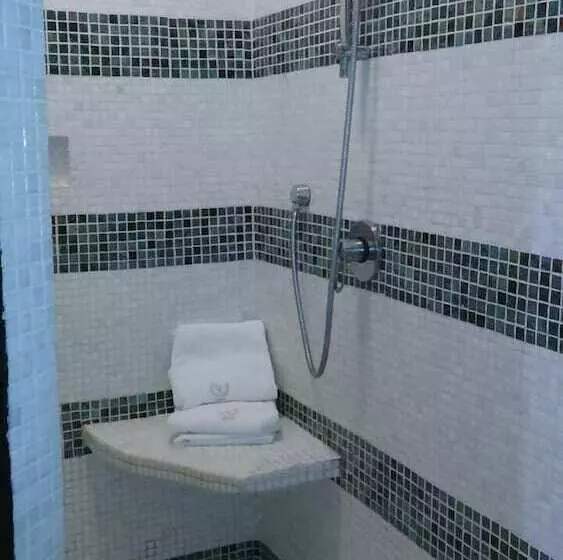 مُتل Autohotel La Escondida