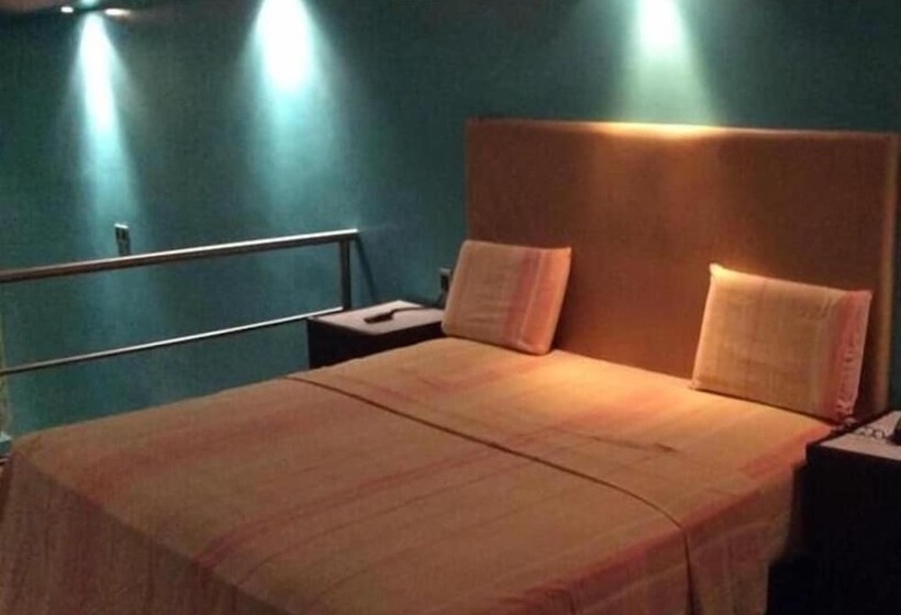 مُتل Autohotel La Escondida