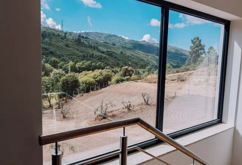 تختخواب و صبحانه Quinta Dos Sinçais