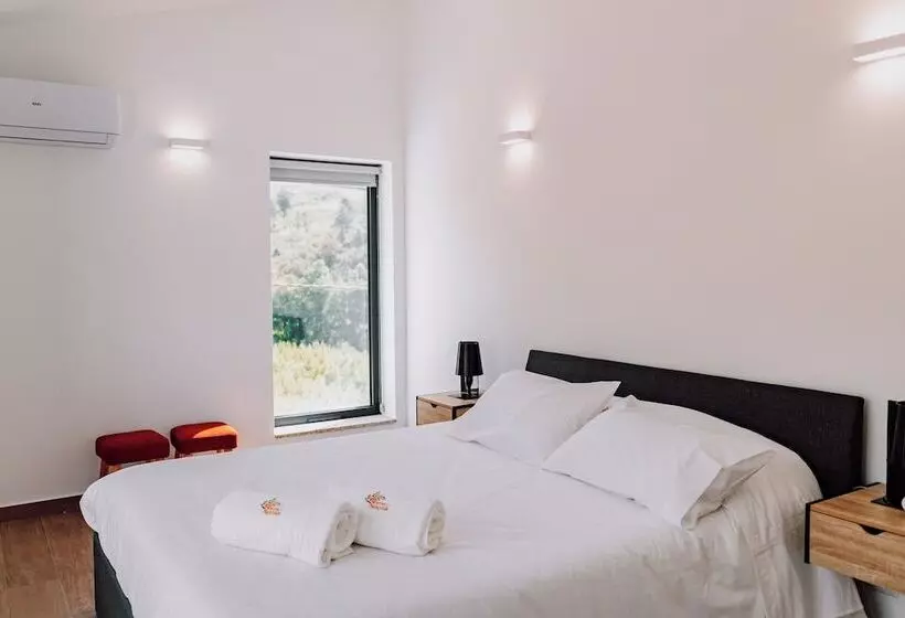 تختخواب و صبحانه Quinta Dos Sinçais