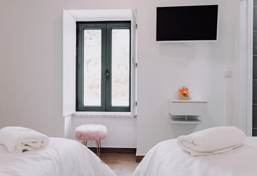 تختخواب و صبحانه Quinta Dos Sinçais