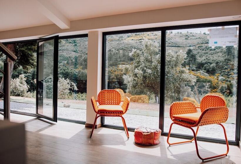 تختخواب و صبحانه Quinta Dos Sinçais