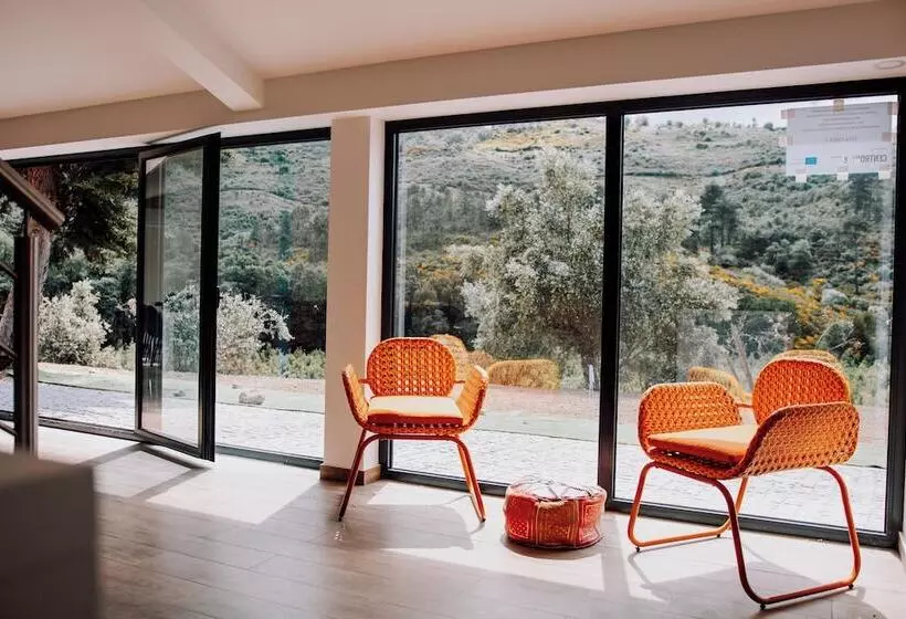 تختخواب و صبحانه Quinta Dos Sinçais