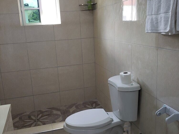 پانسیون Cozy Apartment Greenwood