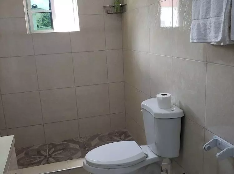 پانسیون Cozy Apartment Greenwood