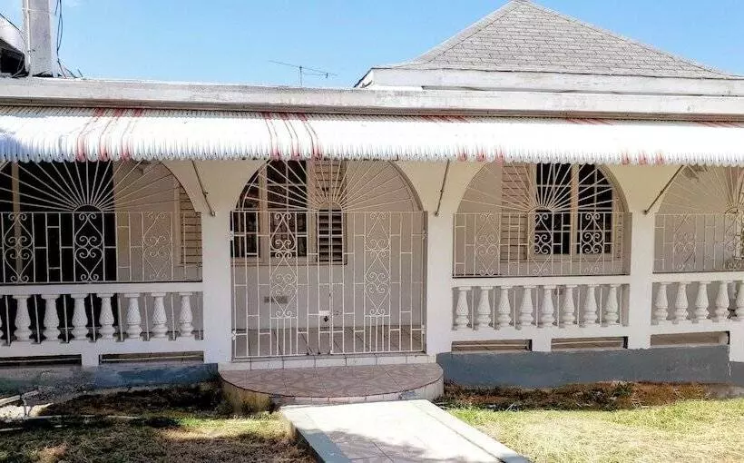 پانسیون Cozy Apartment Greenwood