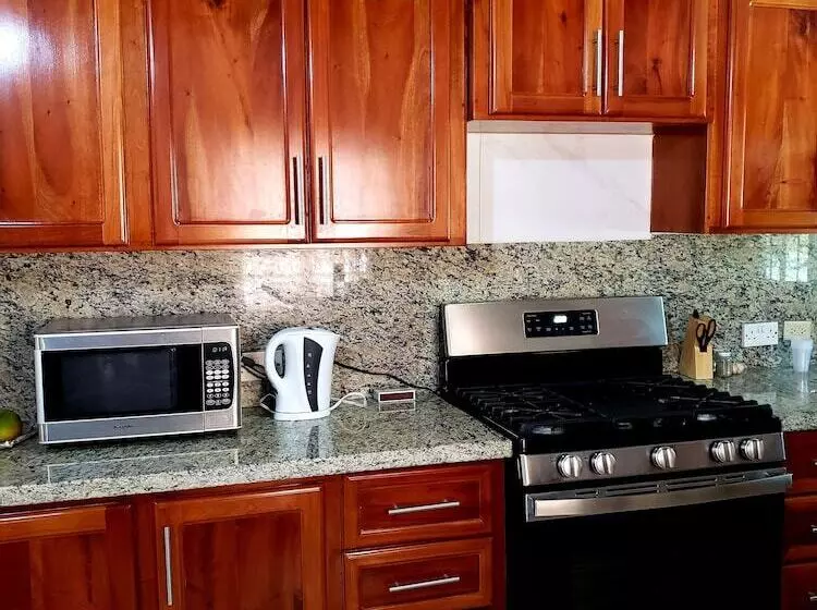 پانسیون Cozy Apartment Greenwood