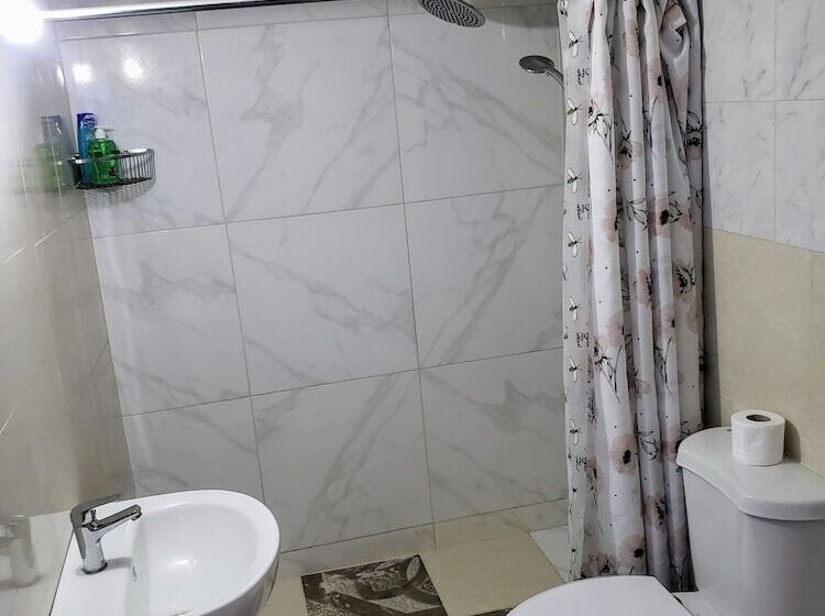 پانسیون Cozy Apartment Greenwood