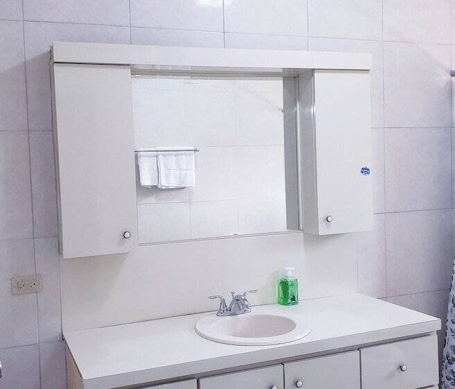 پانسیون Cozy Apartment Greenwood