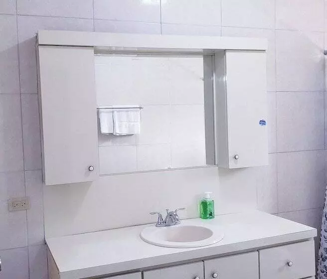 پانسیون Cozy Apartment Greenwood