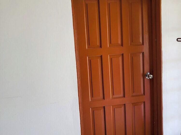 پانسیون Cozy Apartment Greenwood