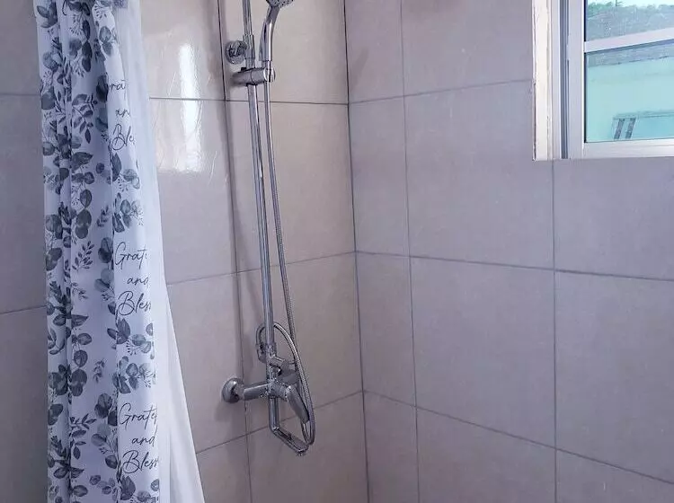 پانسیون Cozy Apartment Greenwood