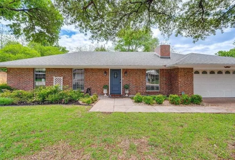 Pet Friendly Round Rock Home Near Dell Diamond!