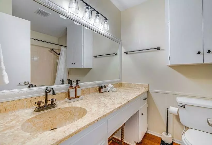 Pet Friendly Round Rock Home Near Dell Diamond!