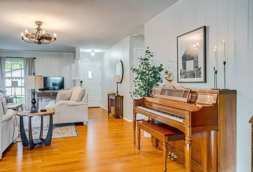 Pet Friendly Round Rock Home Near Dell Diamond!