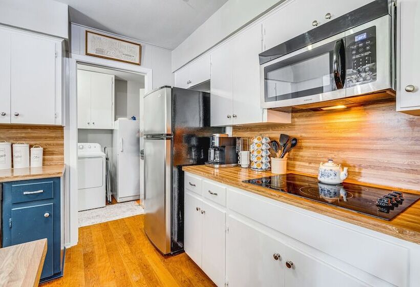 Pet Friendly Round Rock Home Near Dell Diamond!